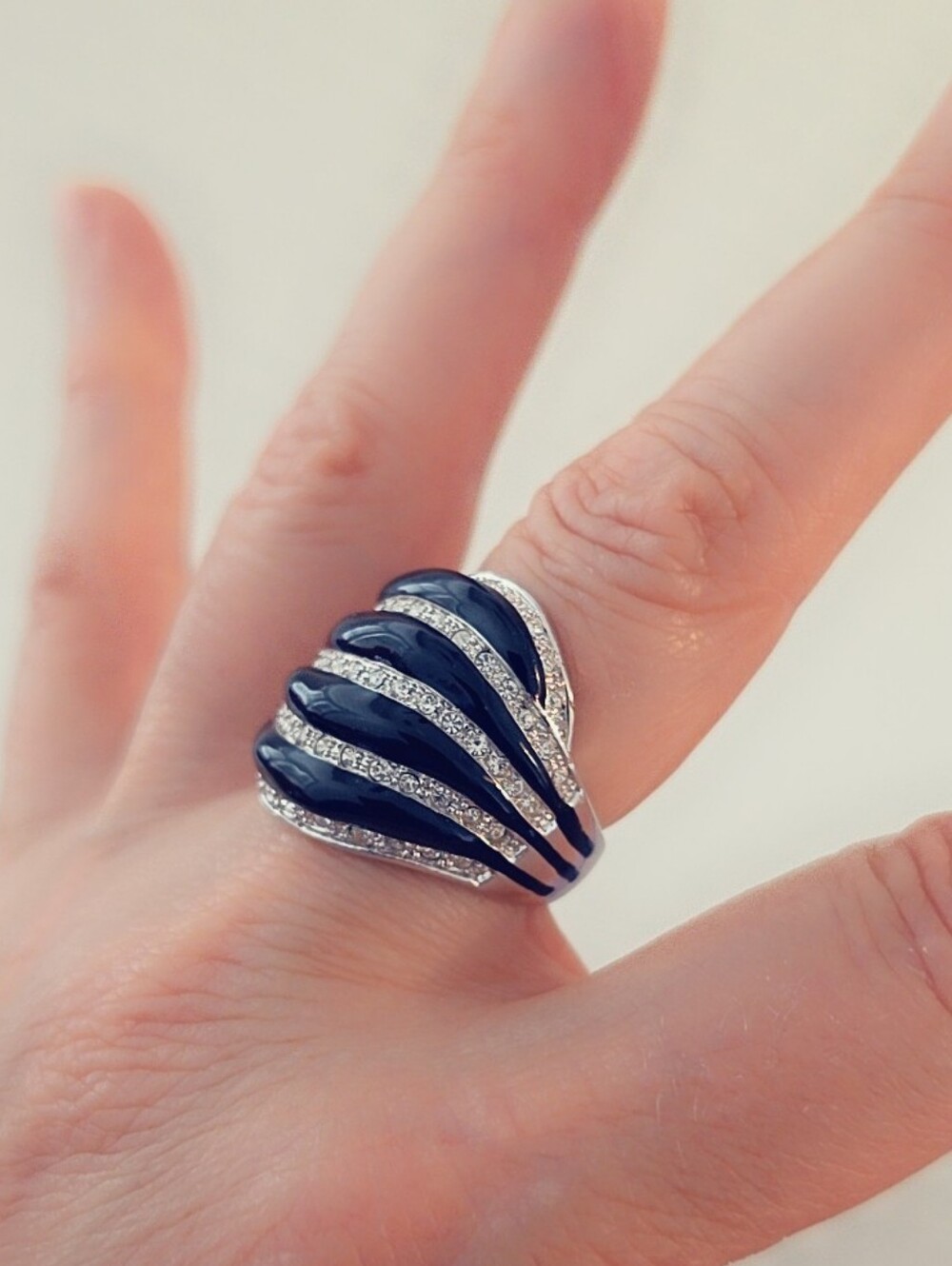 Vintage Lia Sophia Kiam Family Ring Size 8